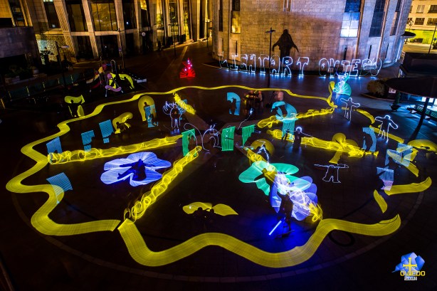 Foto mosaico con todos WEB con logo